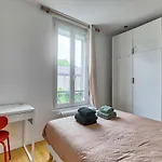 Modern And Calm 2 Bedroom T3 * Parijs