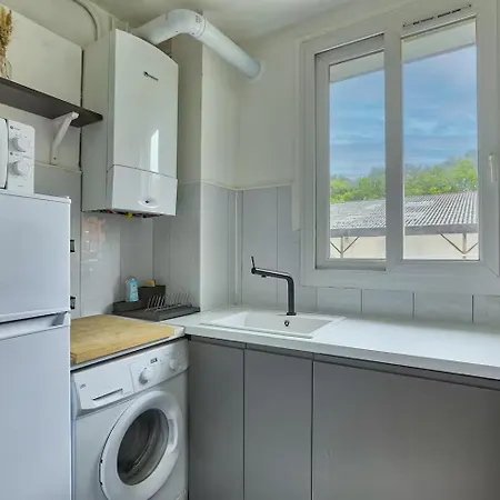 Modern And Calm 2 Bedroom T3 * Париж