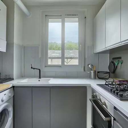 Modern And Calm 2 Bedroom T3 Appartement Parijs