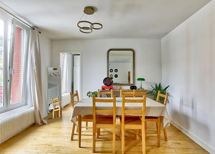 Modern And Calm 2 Bedroom T3 Paris