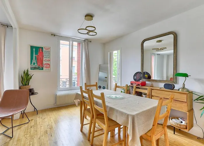 Modern And Calm 2 Bedroom T3 Paris