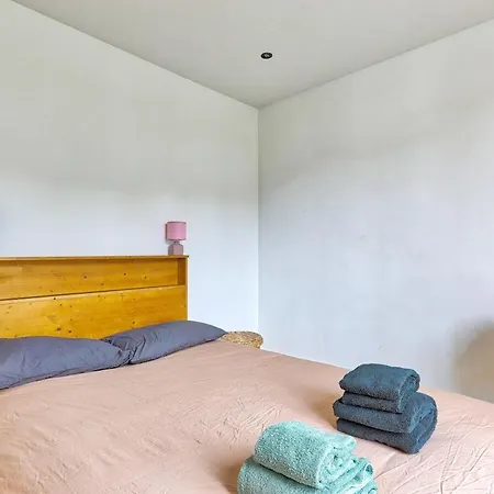 Modern And Calm 2 Bedroom T3 Daire