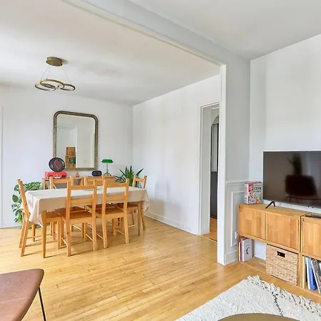 Modern And Calm 2 Bedroom T3 Daire